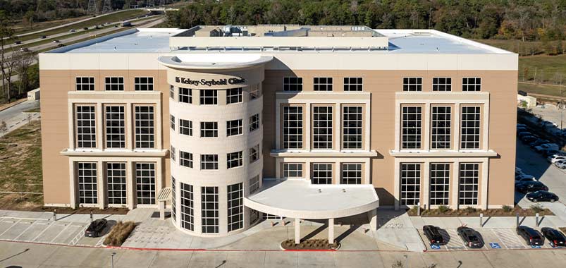 Exterior shot of Kelsey-Seybold's Springwoods Village Campus.